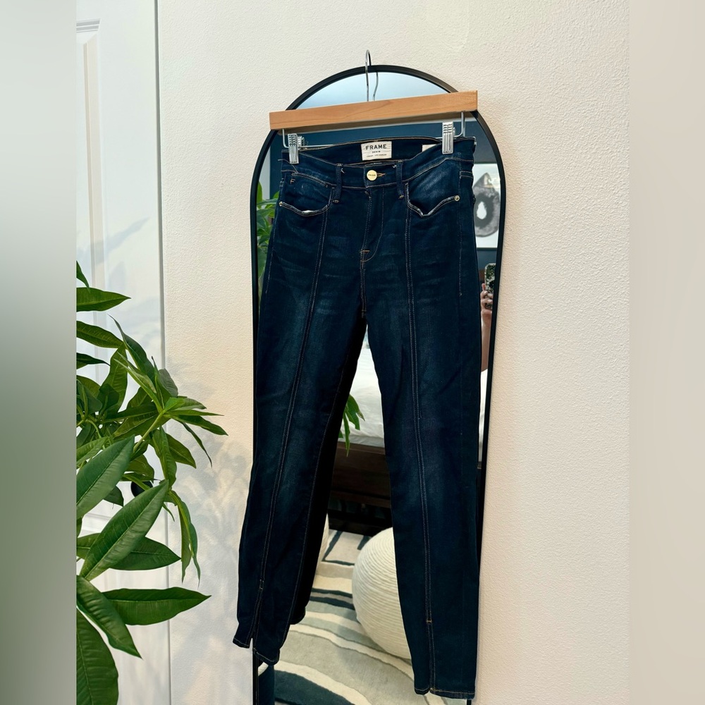 Frame split leg fitted jeans